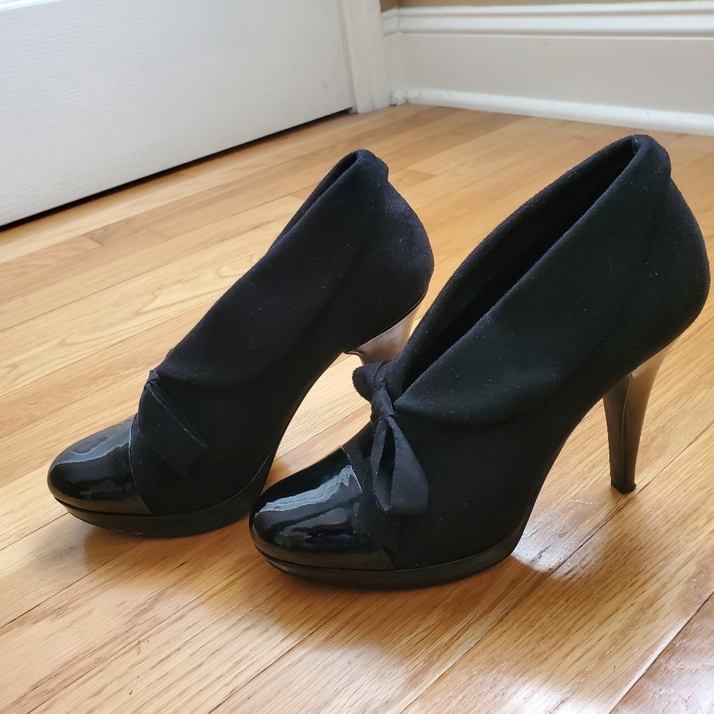 Black Pumps